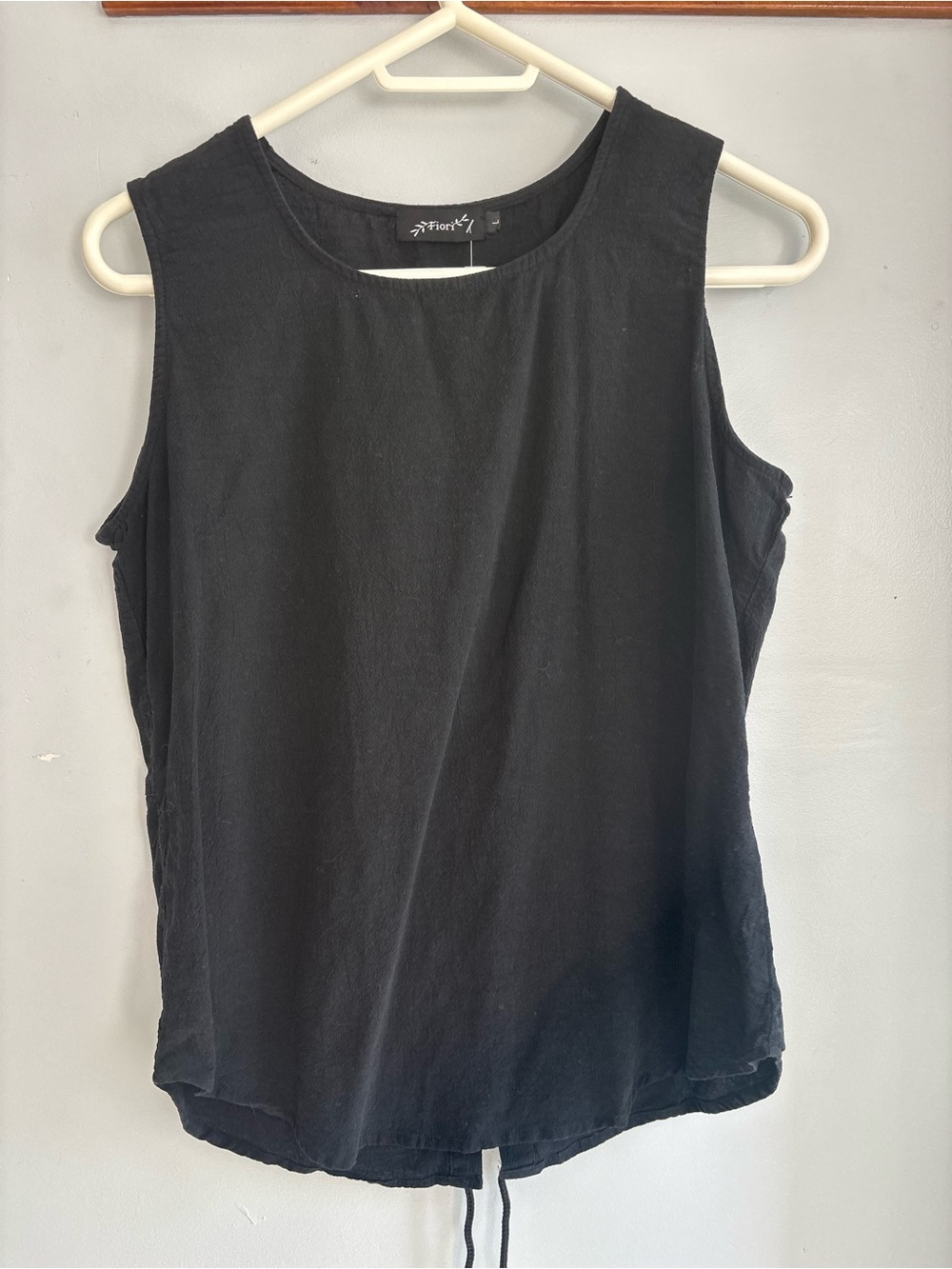 Women's Black Sleeveless Tank Top by Storia